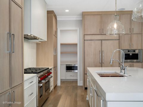 Tiny photo for 4425 N WINCHESTER Avenue, Chicago, IL 60640 (MLS # 12514654)