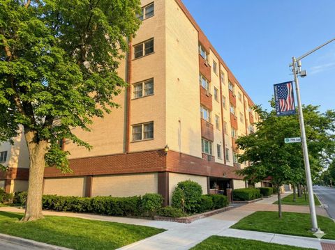 Tiny photo for 7840 W North Avenue #2K, Elmwood Park, IL 60707 (MLS # 12575339)