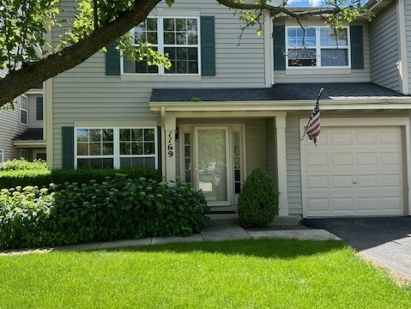 View Mundelein, IL 60060 townhome