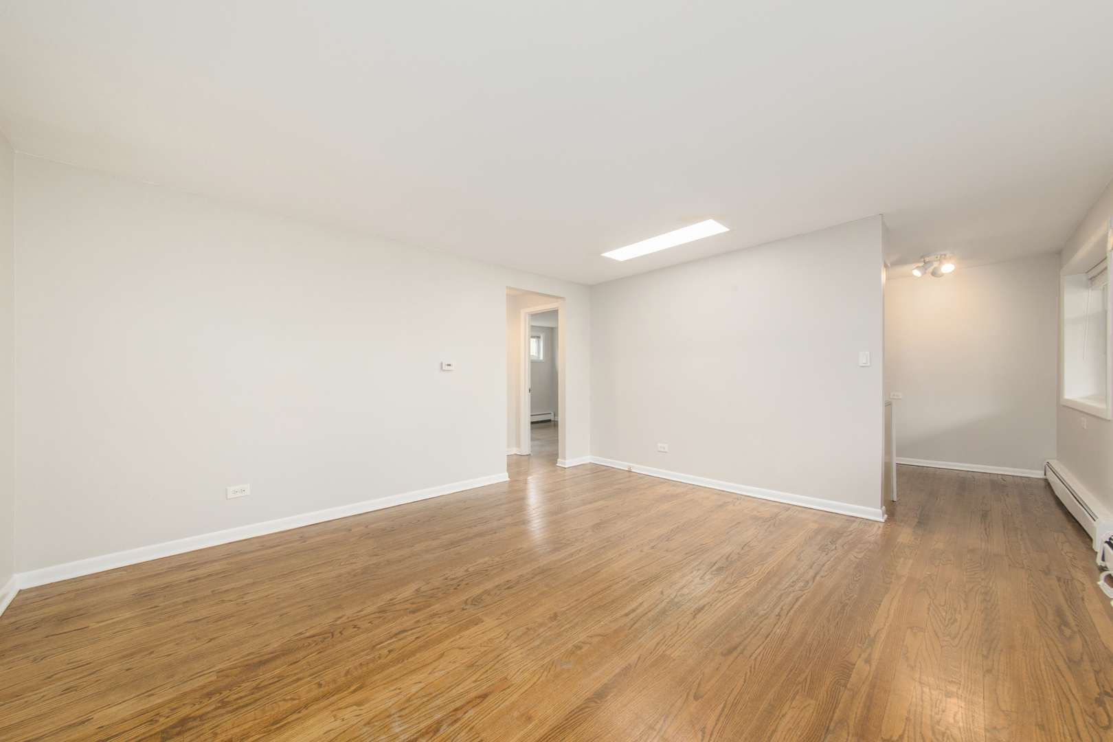 4258 N Greenview Avenue 3E