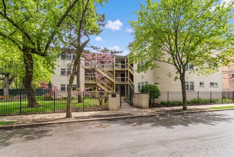 Photo of 4258 N Greenview Avenue #3E, Chicago, IL 60613 (MLS # 12624211)