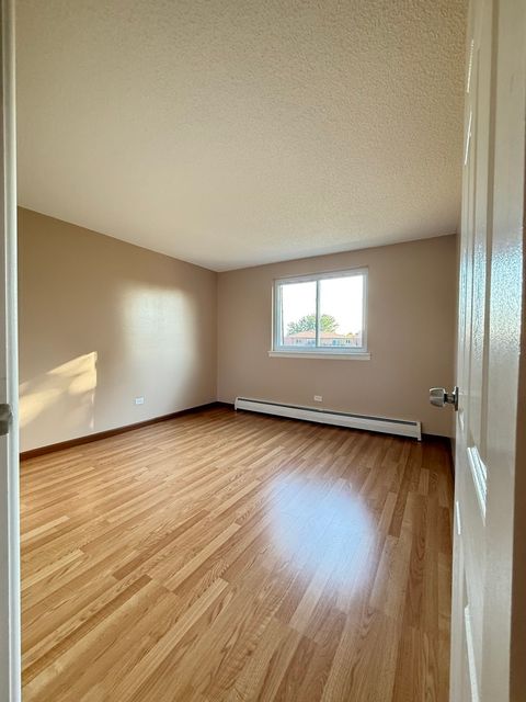 Tiny photo for 115 Boardwalk Street #2E, Elk Grove Village, IL 60007 (MLS # 12467948)