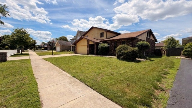 18348 Carriage Lane
