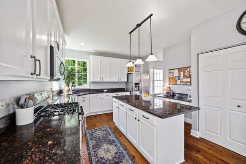 Tiny photo for 1214 Ridgewood Court, Vernon Hills, IL 60061 (MLS # 12683743)