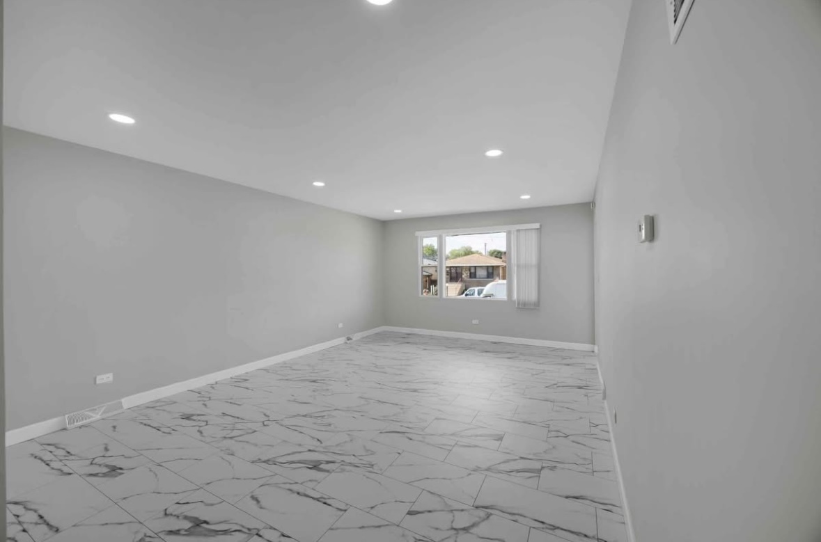 13921 S Manistee Avenue