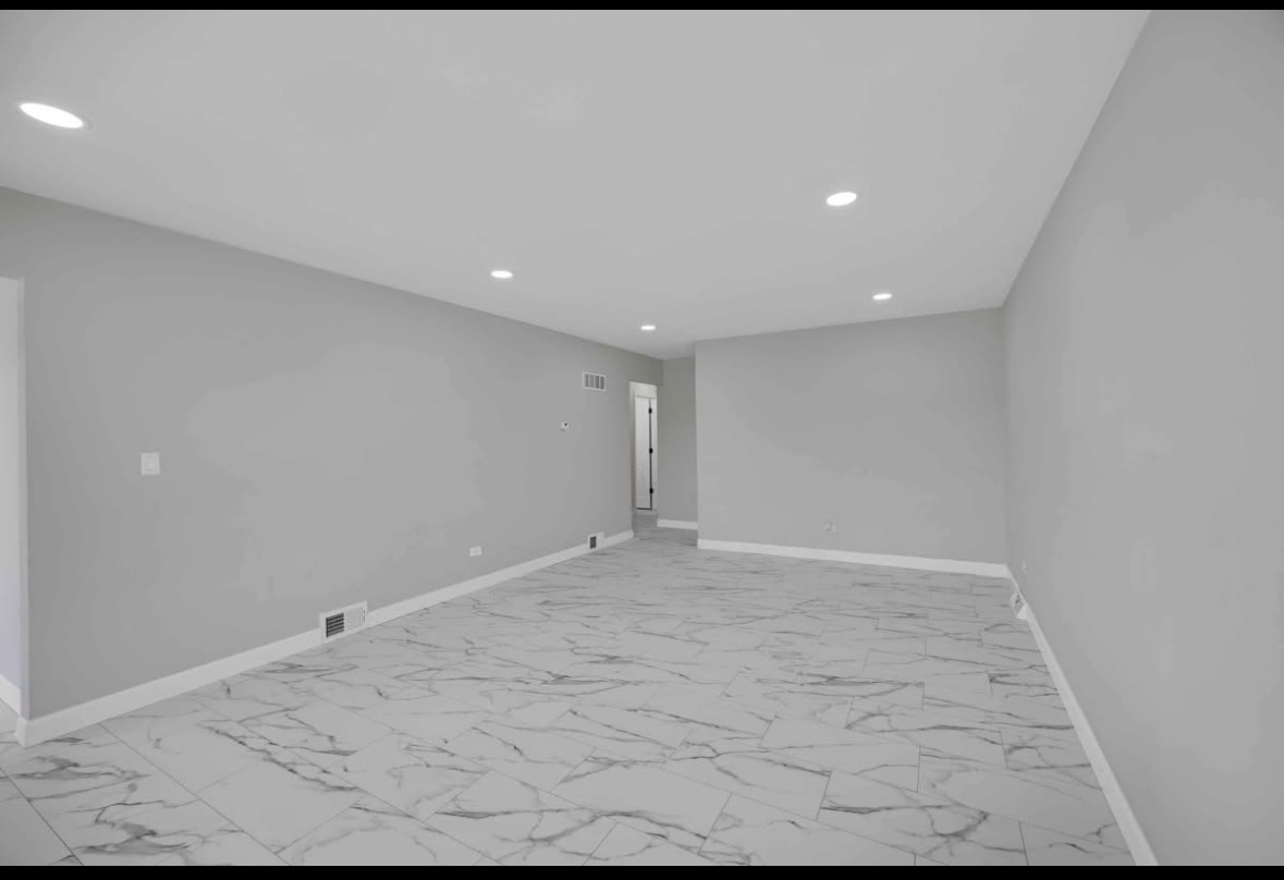 13921 S Manistee Avenue