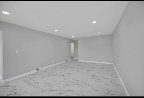 Tiny photo for 13921 S Manistee Avenue, Burnham, IL 60633 (MLS # 12529014)