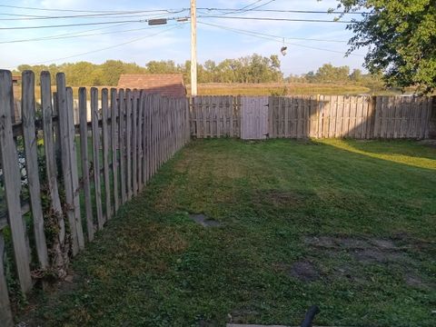 Tiny photo for 13921 S Manistee Avenue, Burnham, IL 60633 (MLS # 12529014)