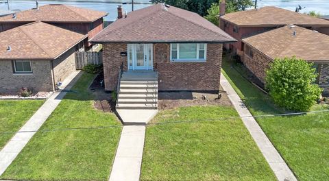 Photo of 13921 S Manistee Avenue, Burnham, IL 60633 (MLS # 12529014)