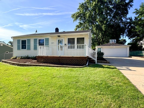 Photo of 9047 W Poplar Road, Orland Park, IL 60462 (MLS # 12745252)