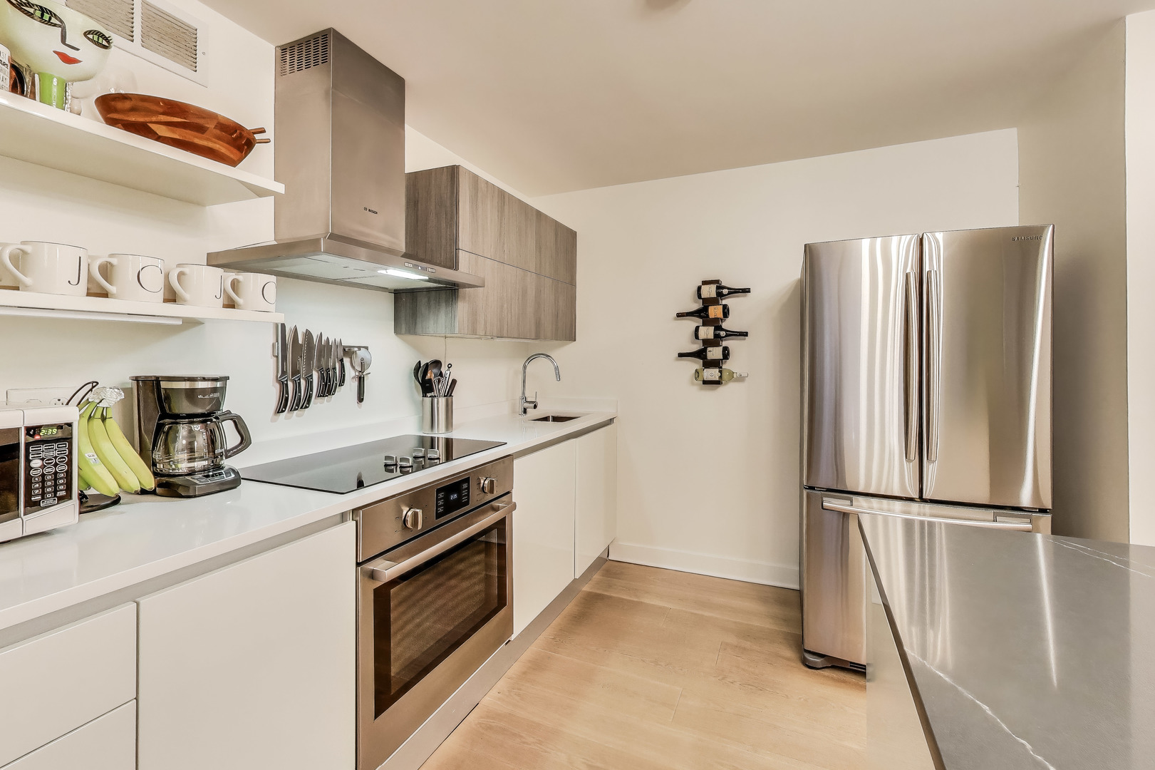 110 E Delaware Place 1002