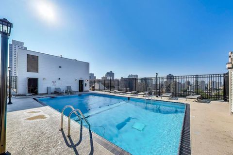 Tiny photo for 450 W Briar Place #11H, Chicago, IL 60657 (MLS # 12443057)
