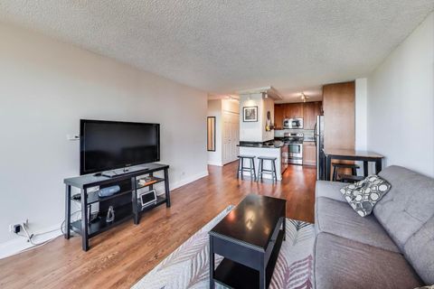Tiny photo for 450 W Briar Place #11H, Chicago, IL 60657 (MLS # 12443057)