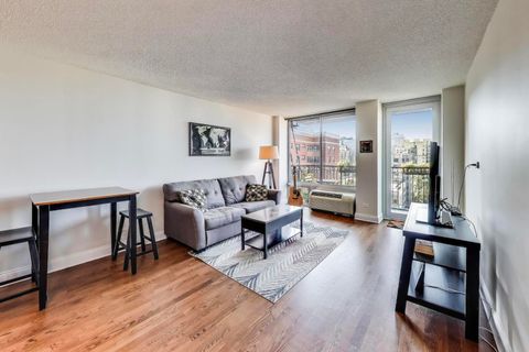 Tiny photo for 450 W Briar Place #11H, Chicago, IL 60657 (MLS # 12443057)