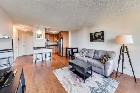 Tiny photo for 450 W Briar Place #11H, Chicago, IL 60657 (MLS # 12443057)