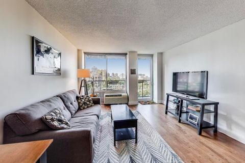 Tiny photo for 450 W Briar Place #11H, Chicago, IL 60657 (MLS # 12443057)