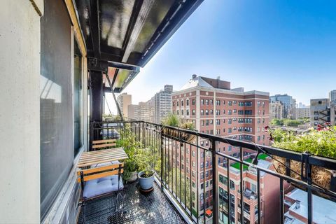 Tiny photo for 450 W Briar Place #11H, Chicago, IL 60657 (MLS # 12443057)