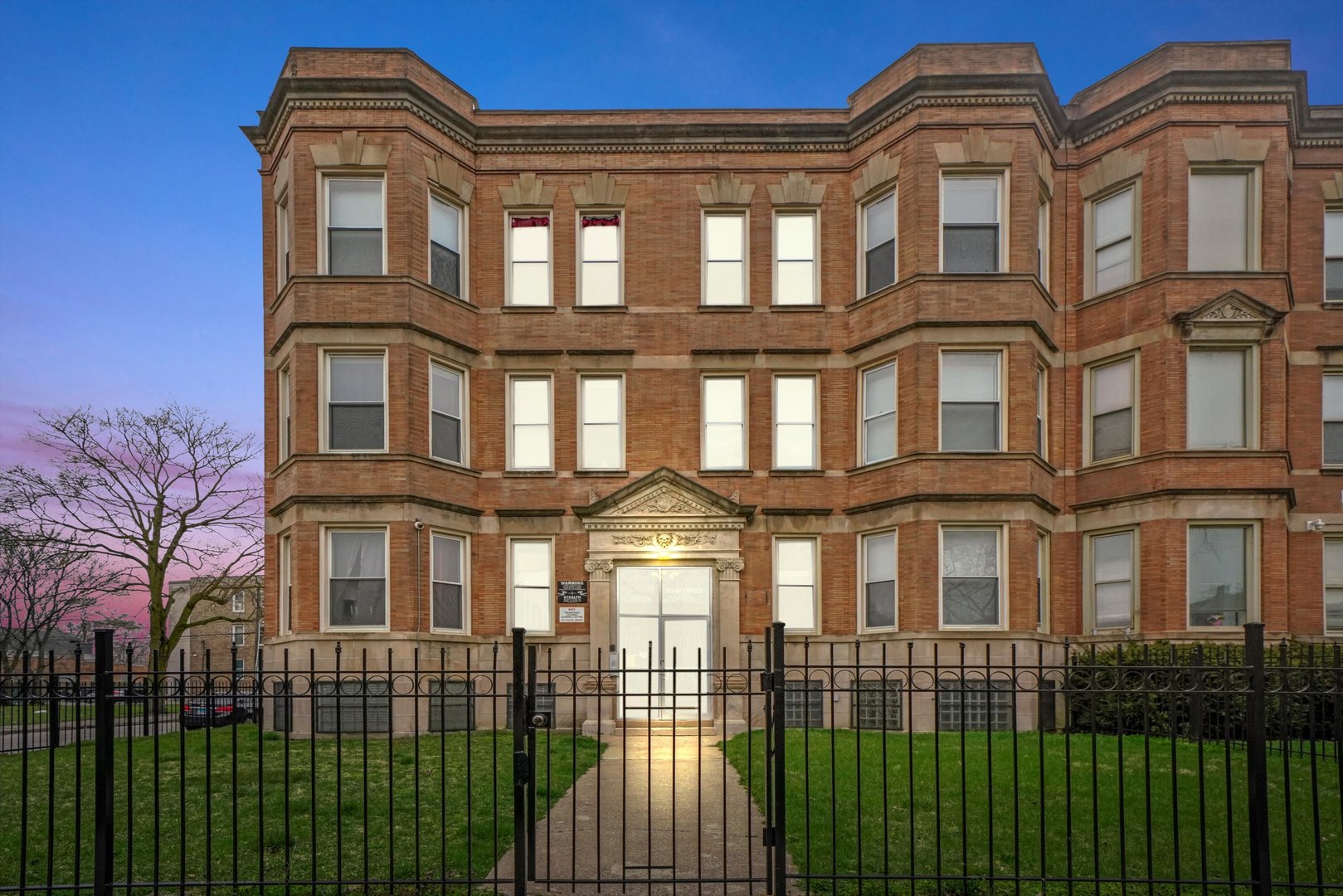 7152 S Emerald Avenue, Chicago, IL, 60621 1 7152 S Emerald Avenue