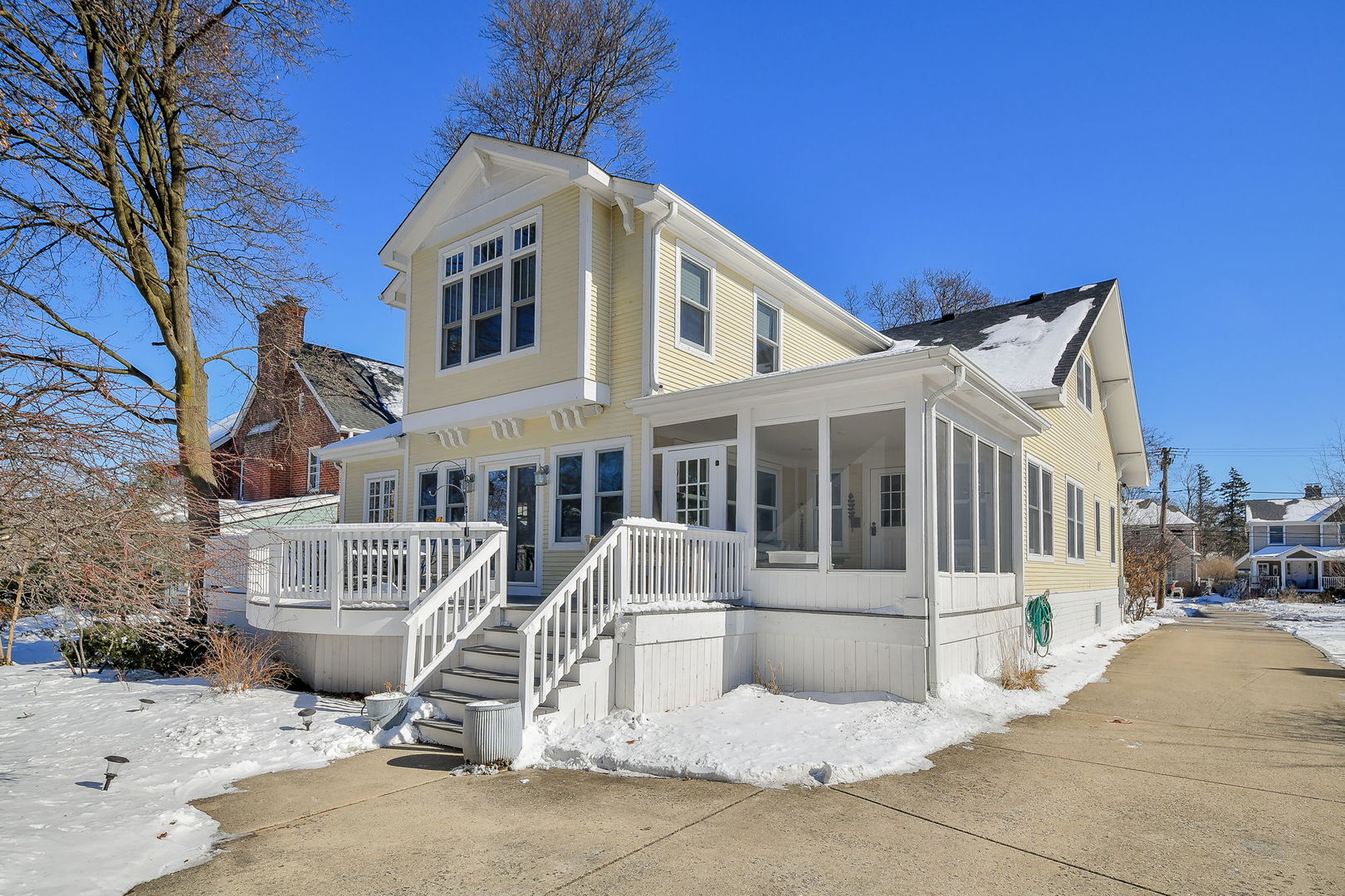 916 N Wheaton Avenue