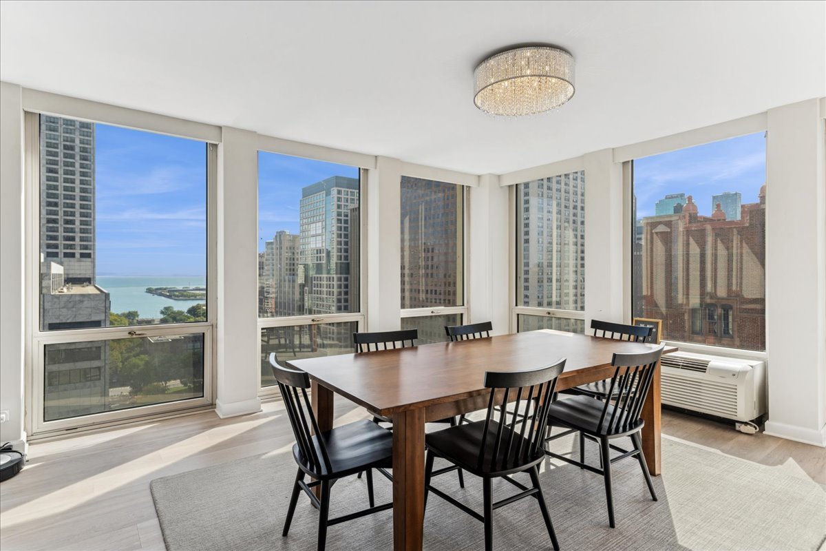 111 E Chestnut Street 22K