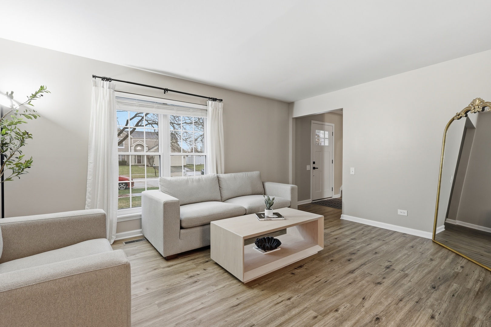 1880 Gleneagle Circle