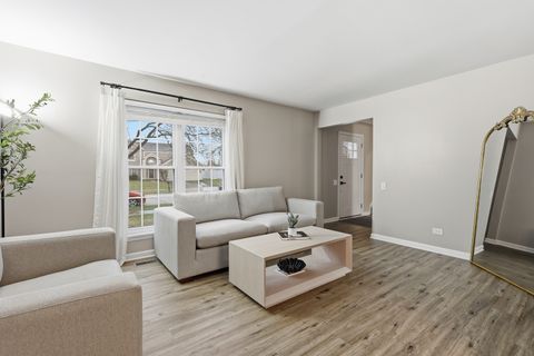 Tiny photo for 1880 Gleneagle Circle, Elgin, IL 60123 (MLS # 12603110)