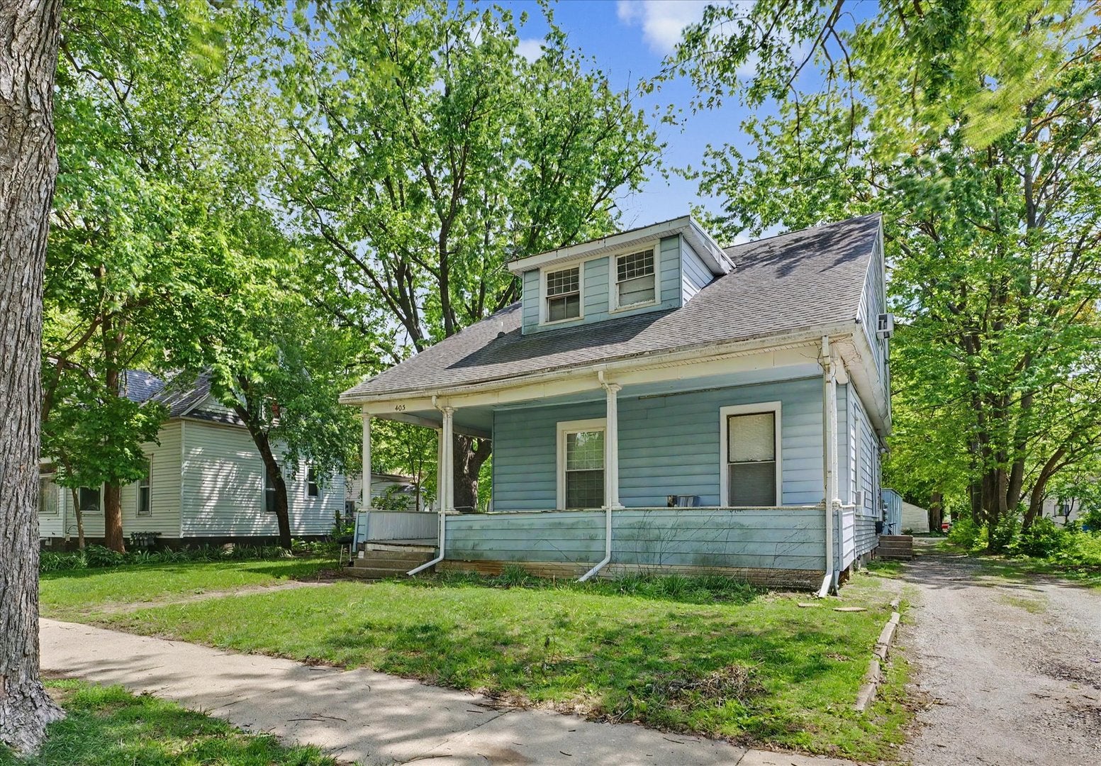 403 W Columbia Avenue