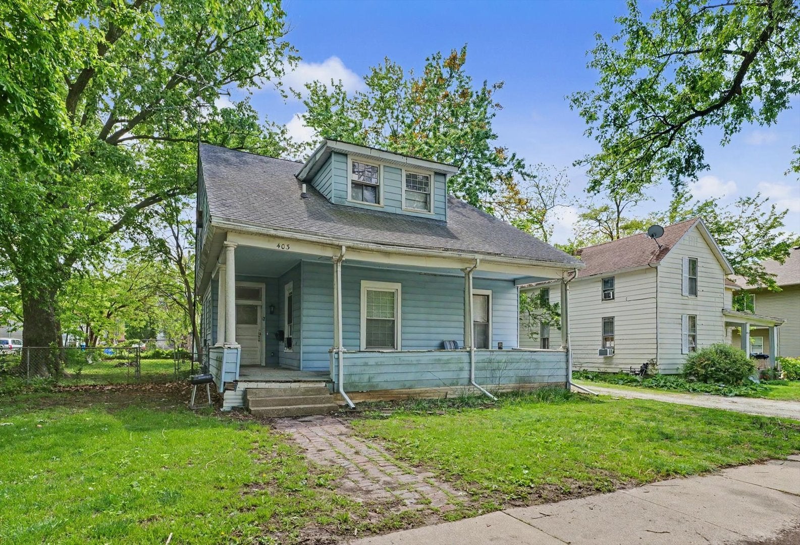 403 W Columbia Avenue