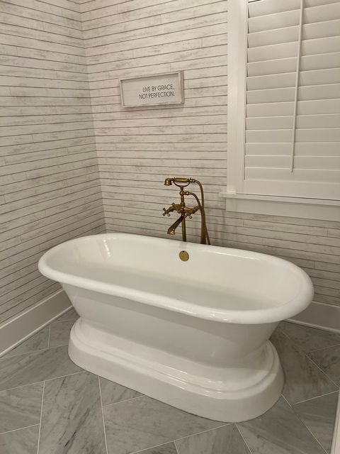 Tiny photo for 90 E Woodland Road, Lake Forest, IL 60045 (MLS # 12547676)