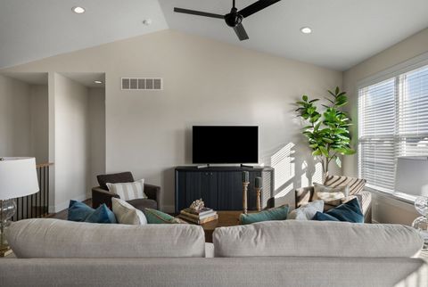 Tiny photo for 6 FRANK Court, Le Claire, IA 52753 (MLS # 12550282)
