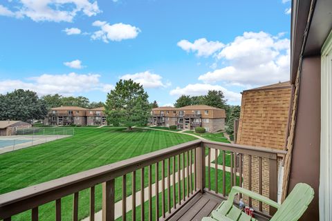 Tiny photo for 104 boardwalk Street #2E, Elk Grove Village, IL 60007 (MLS # 12477883)