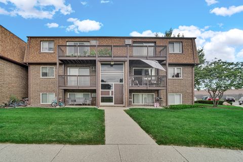 Photo of 104 boardwalk Street #2E, Elk Grove Village, IL 60007 (MLS # 12477883)