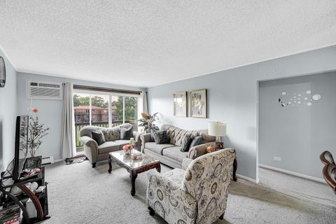 Tiny photo for 104 boardwalk Street #2E, Elk Grove Village, IL 60007 (MLS # 12477883)