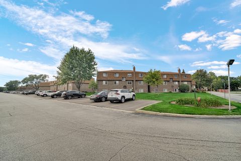 Tiny photo for 104 boardwalk Street #2E, Elk Grove Village, IL 60007 (MLS # 12477883)