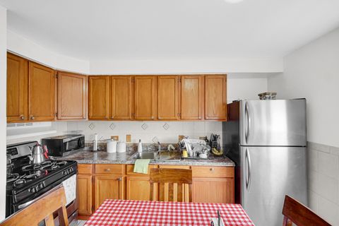 Tiny photo for 104 boardwalk Street #2E, Elk Grove Village, IL 60007 (MLS # 12477883)