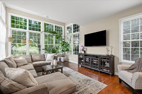 Tiny photo for 1917 Halifax Street, Libertyville, IL 60048 (MLS # 12490248)