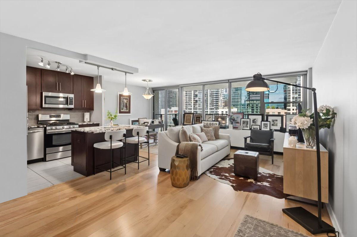 400 E Randolph Street 1518