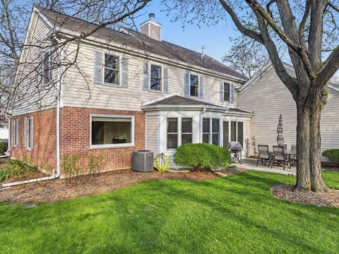 Tiny photo for 63 Country Club Drive, Prospect Heights, IL 60070 (MLS # 12625523)