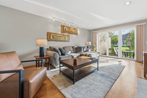 Tiny photo for 63 Country Club Drive, Prospect Heights, IL 60070 (MLS # 12625523)
