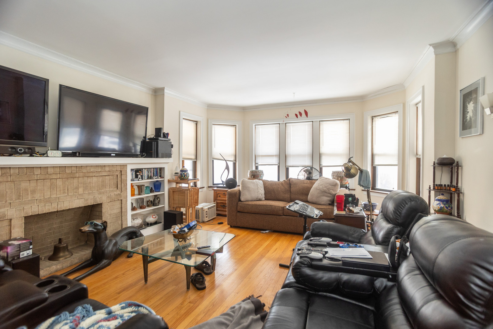 5834 N Maplewood Avenue