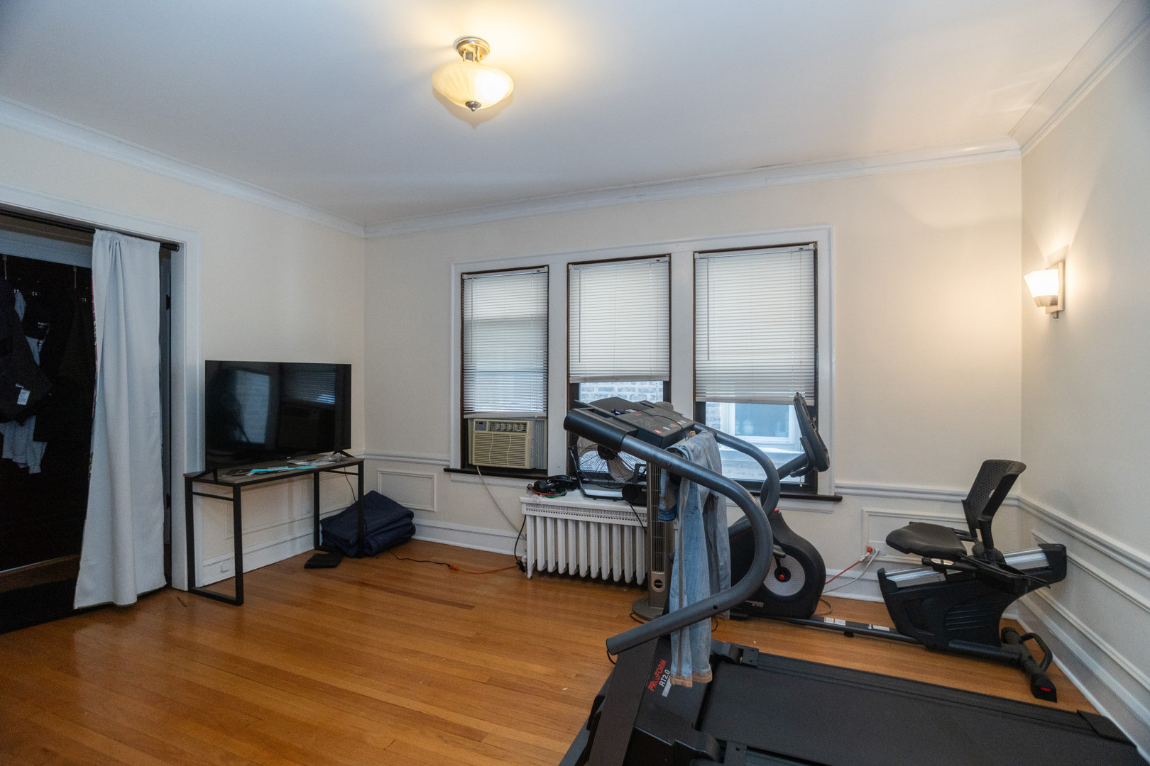 5834 N Maplewood Avenue