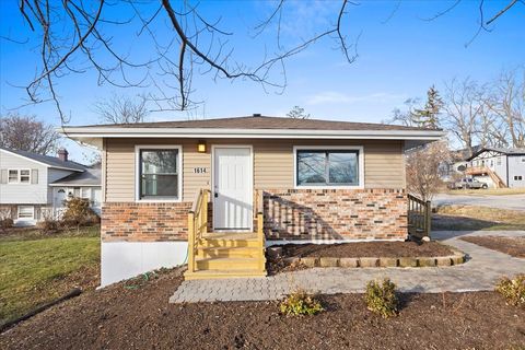 Photo of 1614 North Avenue, Round Lake Beach, IL 60073 (MLS # 12545278)