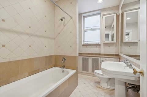 Tiny photo for 2305 N Commonwealth Avenue #1N, Chicago, IL 60614 (MLS # 12463119)