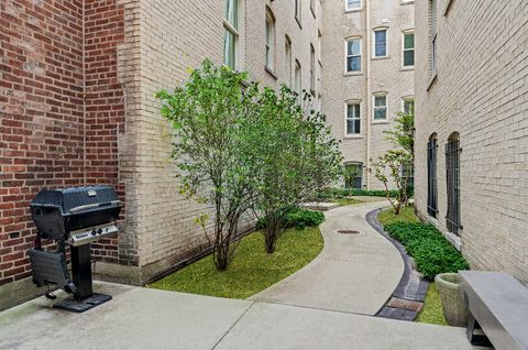 Tiny photo for 2305 N Commonwealth Avenue #1N, Chicago, IL 60614 (MLS # 12463119)