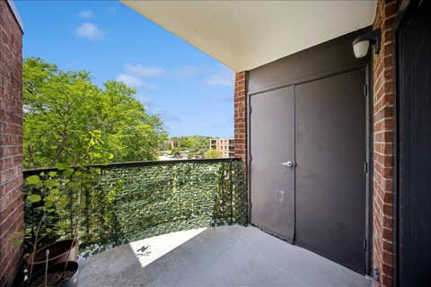 Tiny photo for 1515 E Central Road #420C, Arlington Heights, IL 60005 (MLS # 12694352)