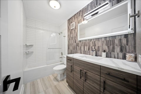 Tiny photo for 1515 E Central Road #420C, Arlington Heights, IL 60005 (MLS # 12694352)