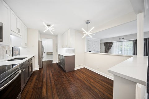 Tiny photo for 1515 E Central Road #420C, Arlington Heights, IL 60005 (MLS # 12694352)
