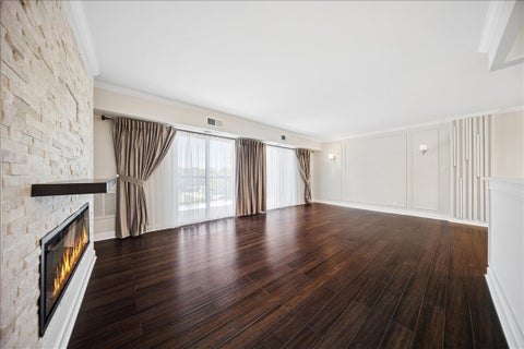 Tiny photo for 1515 E Central Road #420C, Arlington Heights, IL 60005 (MLS # 12694352)