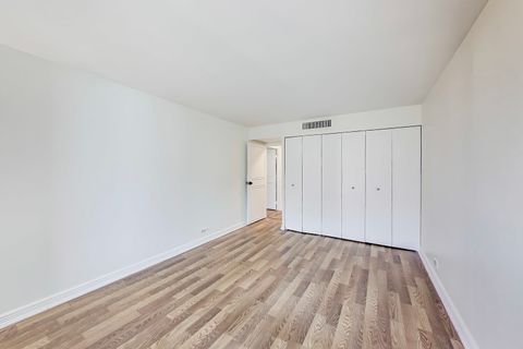 Tiny photo for 6033 N Sheridan Road #36G, Chicago, IL 60660 (MLS # 12407641)