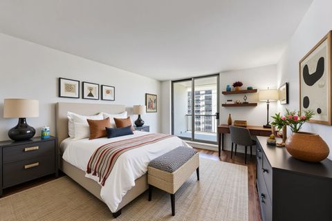 Tiny photo for 6033 N Sheridan Road #36G, Chicago, IL 60660 (MLS # 12407641)